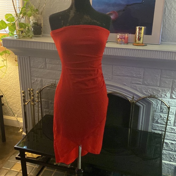 Redlight Roxanne - Picture 2 of 5